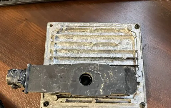 Ford Focus Engine control unit/module 5m5112a650he 5m51-12a650-he s118944001f