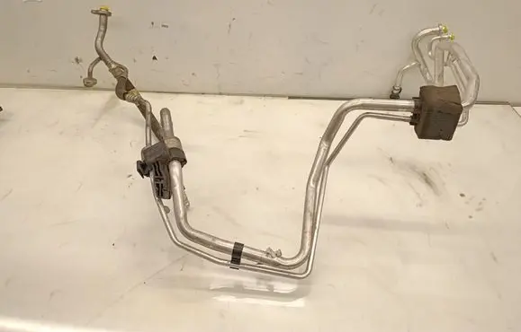 Air conditioning (A/C) pipe/hose
