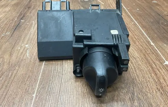 Mercedes-Benz E W210 Light switch 2105450104
