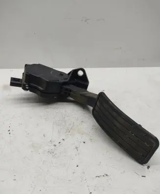 Subaru Outback Accelerator throttle pedal