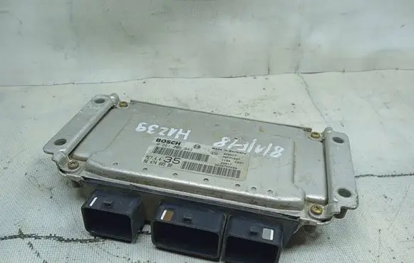 Peugeot 206 Engine control unit/module 0261206943 9647480580