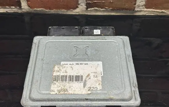 Audi A4 S4 B9 8W Engine control unit/module 06L907425