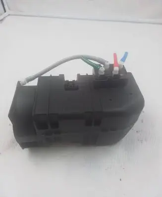 Mercedes-Benz ML W166 Central locking vacuum pump 0132006417 A0008005648