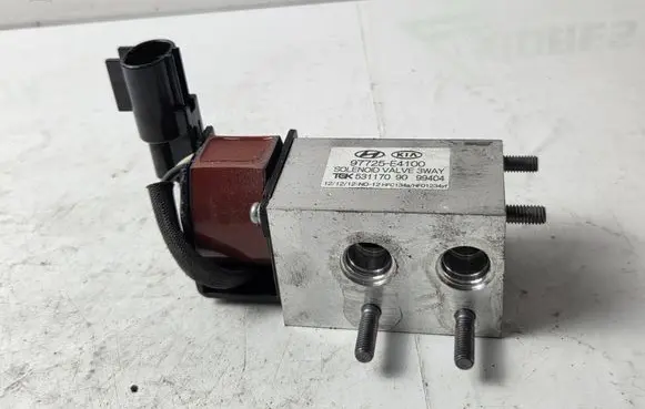 Hyundai Ioniq Air conditioning (A/C) expansion valve 97725E4100 99404