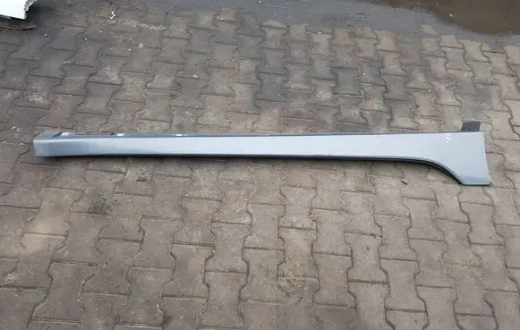 Hyundai i40 Side skirt front trim 