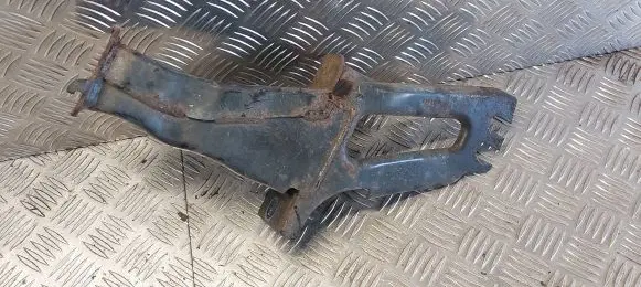 Volvo XC60 Radiator support slam panel bracket 2861128