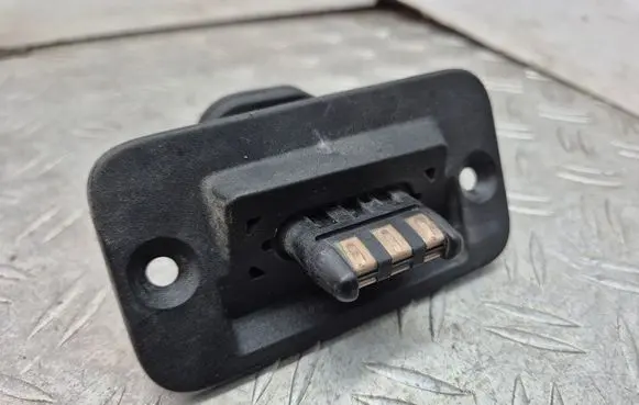 Volkswagen Caddy Sliding door contact joint 2K5907437