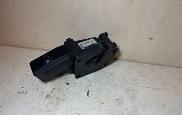 Skoda Superb B6 (3T) Tailgate/trunk/boot lock/catch/latch 3T0827300B
