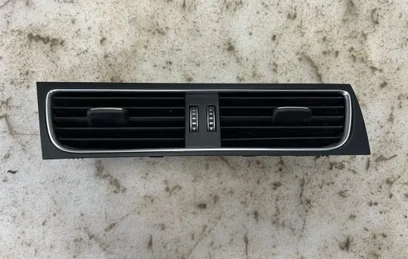 Audi A5 8T 8F Dashboard air vent grill cover trim 8T1820951E 8T1820951
