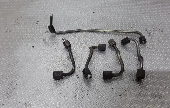 KIA Carens I Fuel injector supply line/pipe 