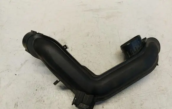 Volkswagen T-Roc Air intake duct part 04C145673