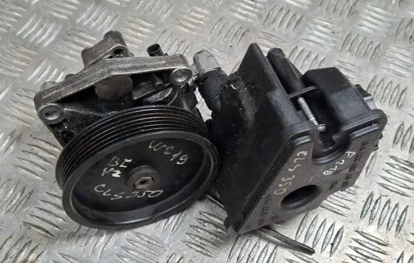 Mercedes-Benz E W211 Power steering pump 0044663601 A0004600983