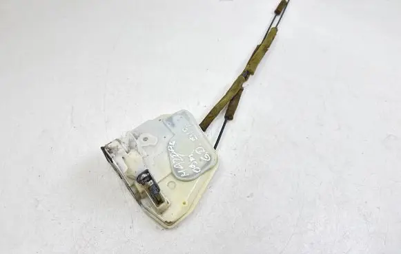 Mazda 6 Rear door lock F96G15R1