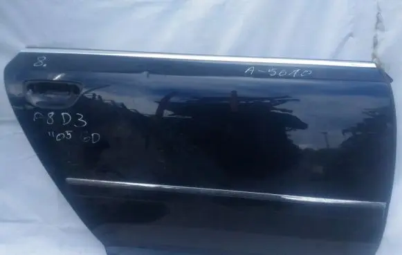 Audi A8 S8 D3 4E Rear door juoda