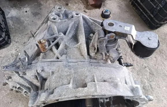 Mercedes-Benz B W246 W242 Manual 5 speed gearbox A176261010105