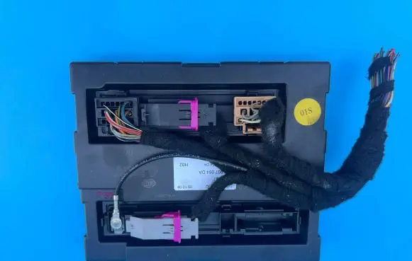Audi A4 S4 B8 8K Comfort/convenience module 8K0907064DA