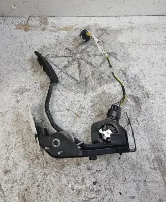 Toyota Avensis T250 Accelerator throttle pedal 8928152021