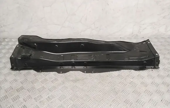 Nissan Leaf II (ZE1) Other engine bay part 