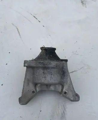Honda CR-V Engine mount bracket 21T1G