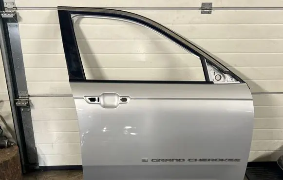 Jeep Grand Cherokee WL Front door 68615859AA 4809550 P8843080