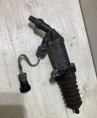 BMW 1 F20 F21 Clutch slave cylinder 6795710