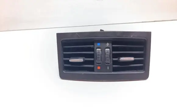BMW 3 E90 E91 Rear air vent grill 7129556 6422693023