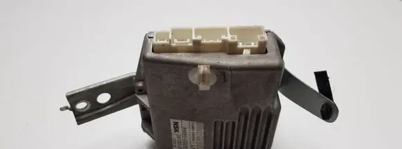 Toyota Corolla E120 E130 Power steering control unit/module 8965002230