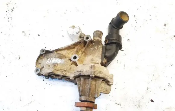 Volkswagen Golf III Water pump 037121121