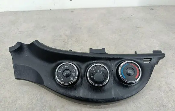 Toyota Yaris Climate control/heater control trim 554060D490