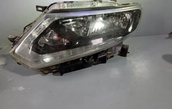 Nissan X-Trail T32 Headlight/headlamp 260604CC1C
