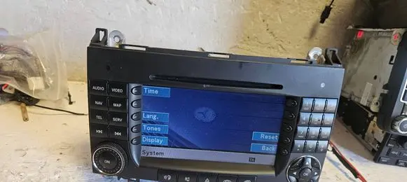 Mercedes-Benz C W203 Radio/CD/DVD/GPS head unit A1698205189 A2038270062 BE6093