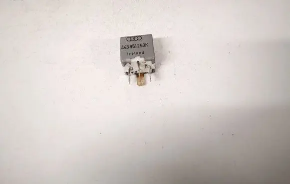 Audi A4 S4 B5 8D Other relay 443951253K 899512