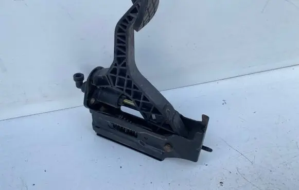 Clutch pedal