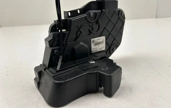 Volvo S80 Front door lock 31253674