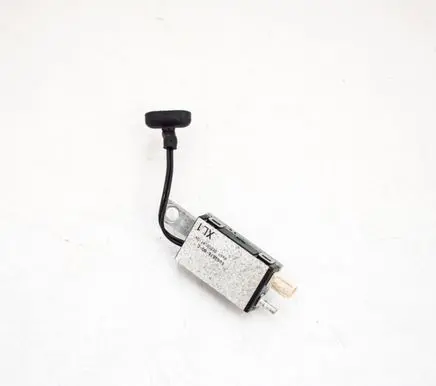 Tesla Model X Aerial antenna amplifier 106387600C