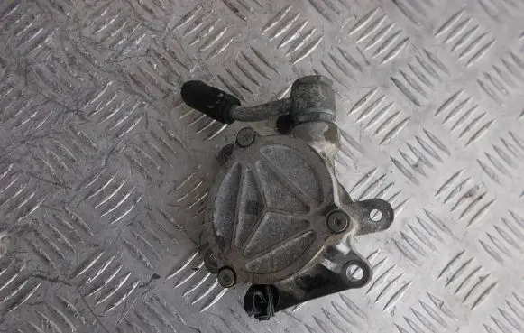 Mazda 3 III Vacuum pump PE0718G00A