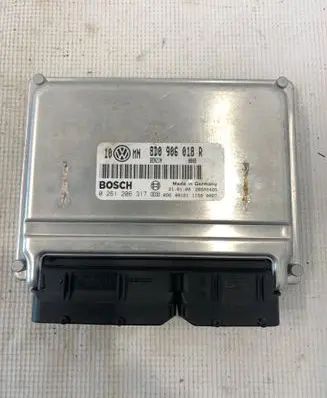 Volkswagen PASSAT B5.5 Engine control unit/module 8D0906018R 26SA6485 0261206317