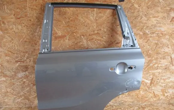 Suzuki Vitara (LY) Rear door