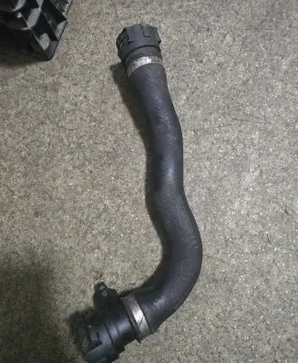 BMW 7 E65 E66 Engine coolant pipe/hose 7508011 10305924