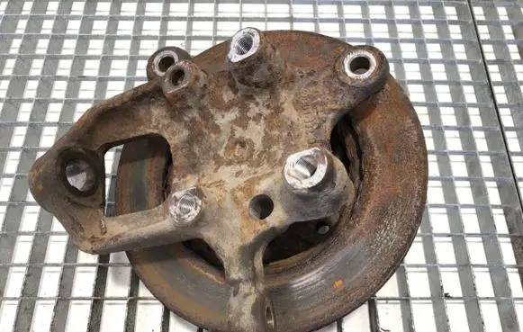 Mercedes-Benz Sprinter W901 W902 W903 W904 Front wheel hub spindle knuckle
