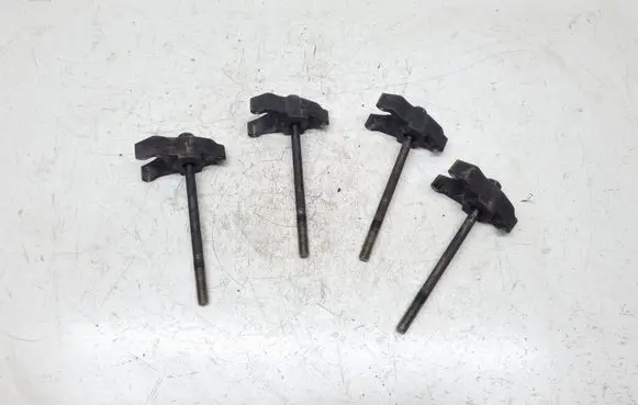 Toyota RAV 4 (XA20) Fuel Injector clamp holder