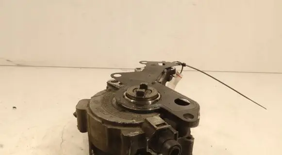 Skoda Octavia Mk2 (1Z) Vacuum pump 038145215