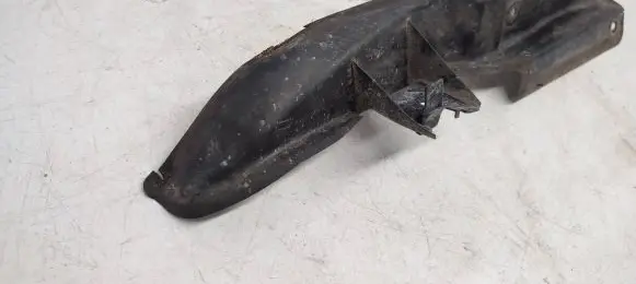 Volkswagen PASSAT B5.5 Fender end trim 3B0821111B