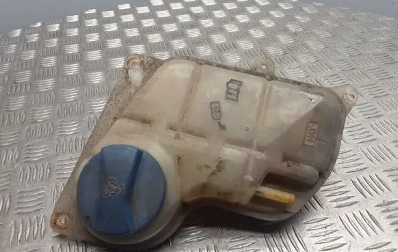 Volkswagen PASSAT B5 Coolant expansion tank/reservoir 8D0121403J