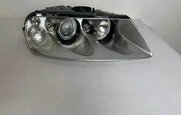Volkswagen Touareg I Headlight/headlamp
