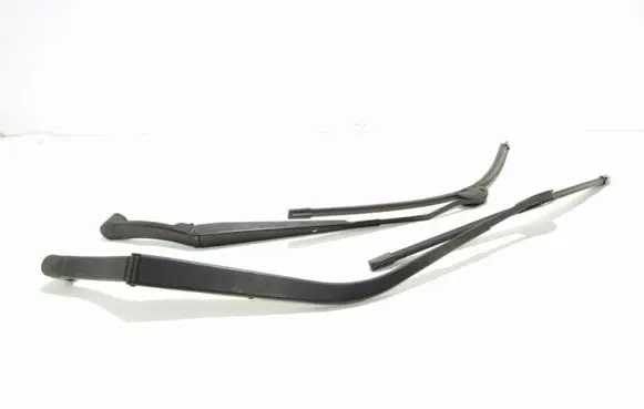 Peugeot 4007 Front wiper blade arm
