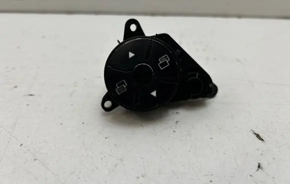 Mercedes-Benz Sprinter W906 Steering wheel buttons/switches 9069052301