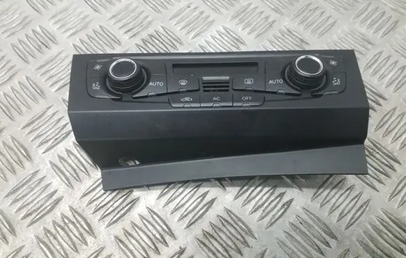 Audi A4 S4 B8 8K Climate control unit 8T2820043S