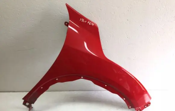 Front wheel arch liner splash guards