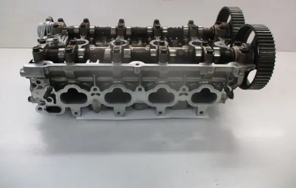 KIA Sorento Engine head G4JS